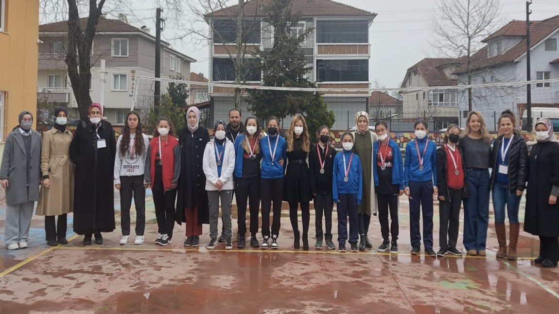 Futsal Takımımızın Türkiye yarı finalllerine kalmasından dolayı okulumuzda ödül töreni yapılmıştır.